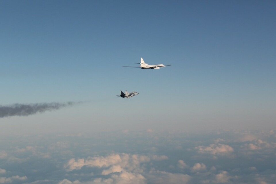 A MiG-31 escorting the Tu-160 bomber outside Norwegian airspace on October 27. Photo: Norwegian Air Force
