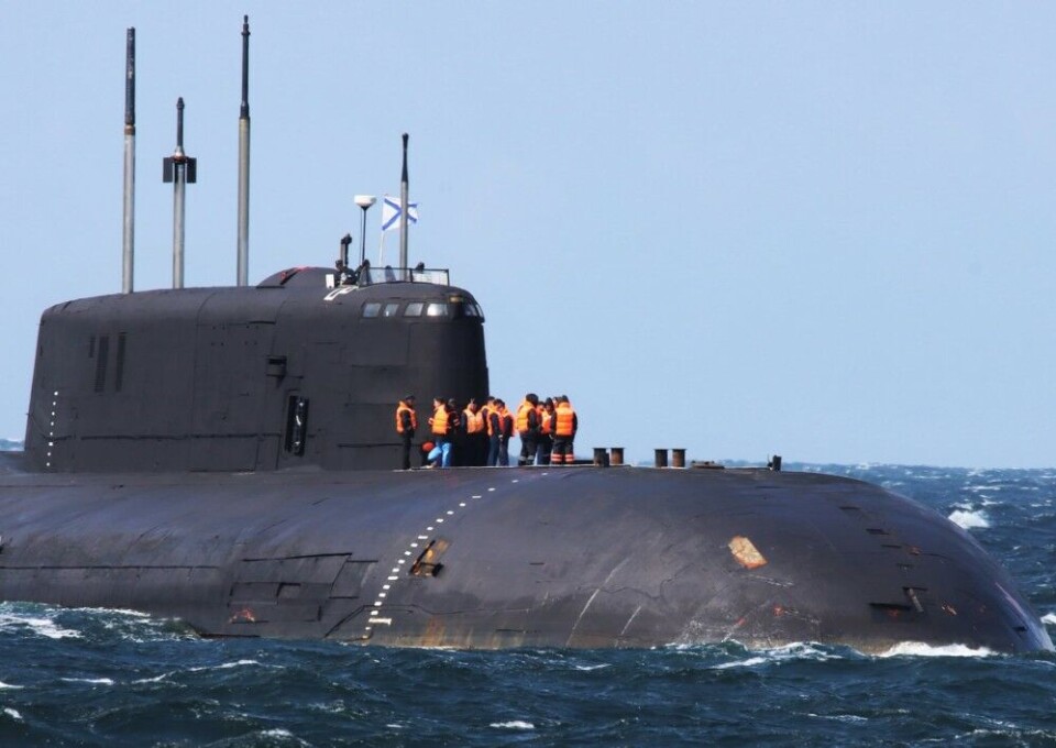 Crew on deck made ready for tow as Orel drifted at 1,5 knots towards the Danish Island of Sejerø between Sjælland and Jylland. Photo: Royal Danish Navy / 3. Eskadre