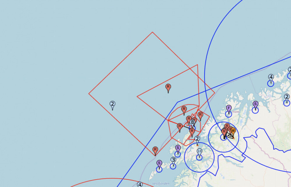 The red areas west of Andøya are marked for missile shooting and impact zones off northern Norway. Screenshot from notaminfo.com