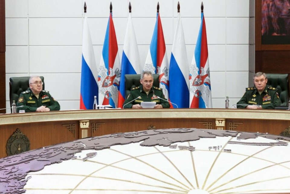 Sergei Shoigu says the Northern Fleet will get more than 500 new modern weapons in 2022. Valery Gerasimov, Chief of the General Staff of Russia's Armed Force sitting to the right. Photo: Russian Ministry of Defense