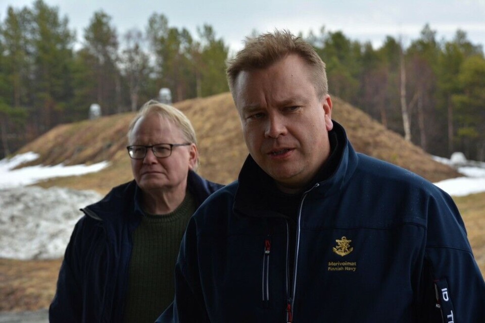 Defence Ministers of Finland and Sweden Antti Kaikkonen (right) and Peter Hultquist. Photo: Atle Staalesen