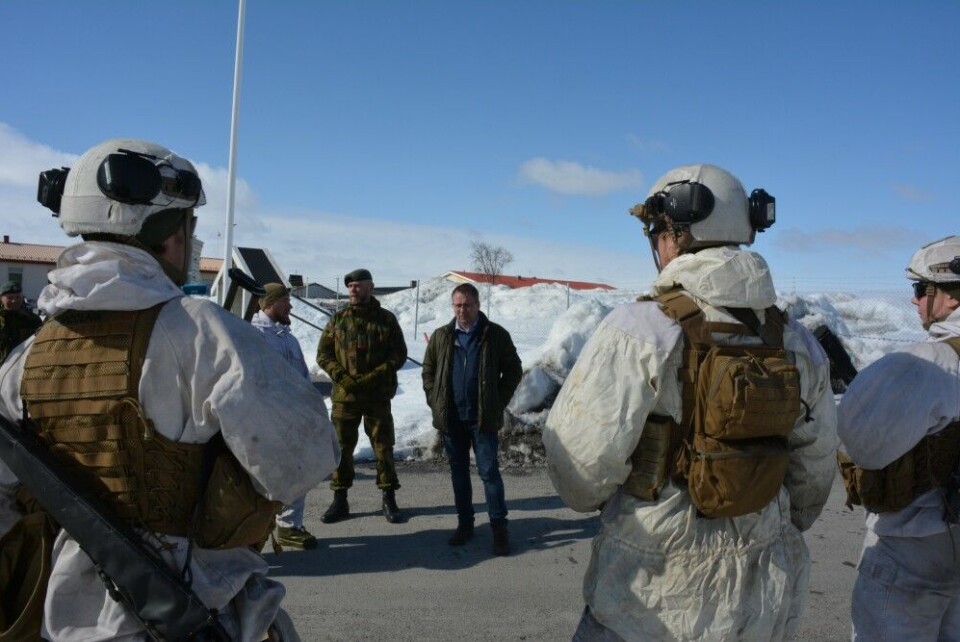 Defense Minister Bjørn Arild Gram visits the Sør-Varanger Garrison. Photo: Atle Staalesen