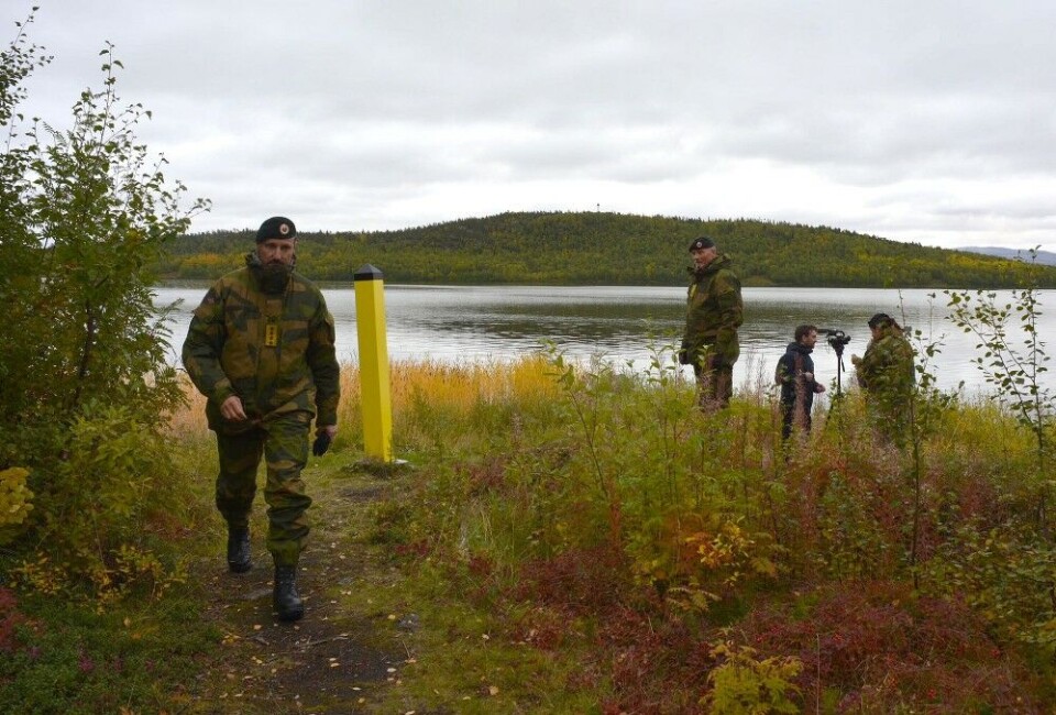 Crown Prince Haaakon of Norway visits the Norwegian-Russian border. Photo: Atle Staalesen