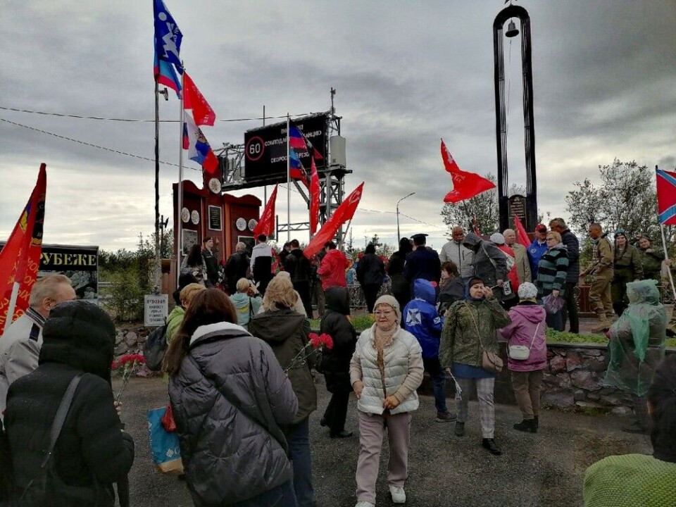 На открытие нового памятника пришли жители Печенгского района. Фото: vk.com/vityazmurman