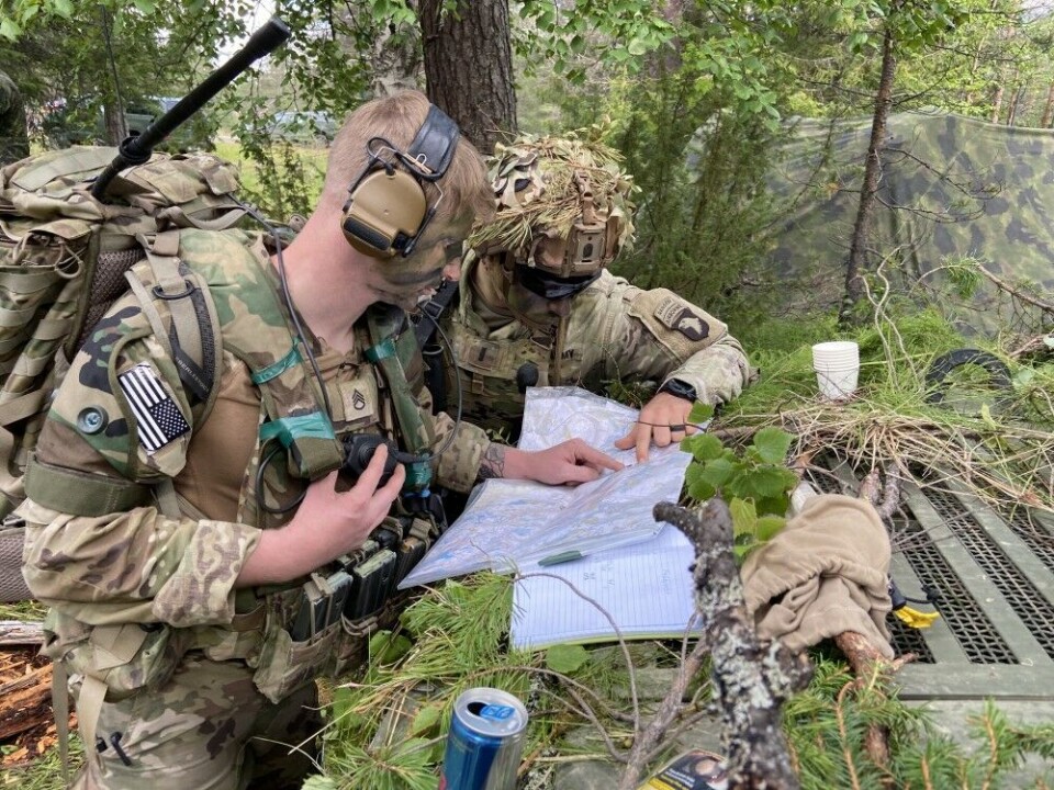 Two U.S. Army soldiers studying the map as part of a multi-national exercise in northern Finland in July. Photo: Thomas Nilsen