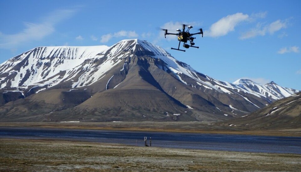 Russian citizens have since February 28 not been allowed to fly drones in Norwegian airspace, including here at Svalbard. Photo: Thomas Nilsen