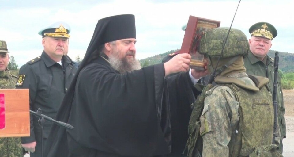 Russian clergyman blesses soldier ahead of deployment in Ukraine. Screenshot of video shared by Governor Tsybulsky on Telegram