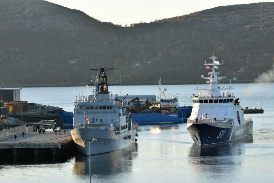 Russian FSB coast guard vessel 'Polyarnaya Zvezda' side-by-side with Norway's 'Nordkapp'. Photo: Thomas Nilsen