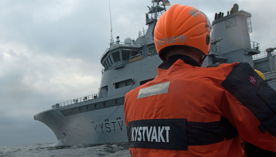 The Norwegian Coast Guard has one vessel near Bear Island this weekend, conducting fishery inspections. Photo: Thomas Nilsen