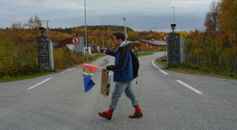 Andrei Danilov at the Norwegian-Russian border. Photo: Atle Staalesen