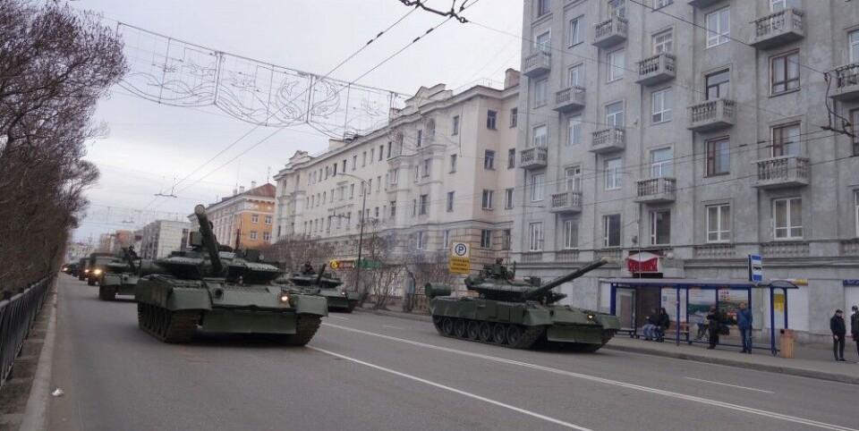 Tanks T-80 in Murmansk parade, 2018. Photo: Atle Staalesen