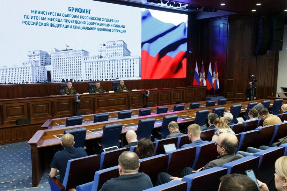 “The tasks are carried out taking into account minimizing losses among personnel and minimizing damage to the civilian population,” said Colonel General Sergei Rudskoy at the WAR briefing by the Ministry of Defense in Moscow on Friday, March 26. Photo: mil.ru