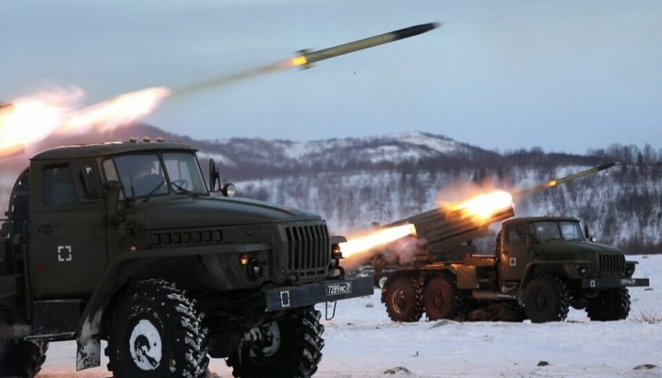 Учения 200-й ОМСБр с использованием реактивных установок БМ-21 «Град» в январе 2023 года. Это оружие советского образца, впервые появившееся в войсках в 1963 году. Фото: Пресс-служба Северного флота