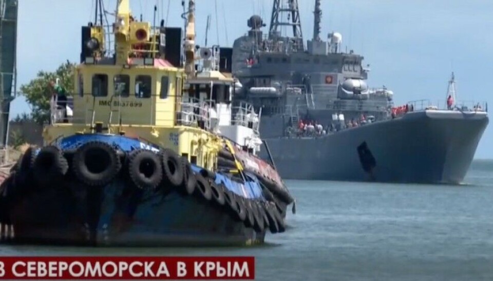 Landing ship Olenegorsky Gornyak on its way into the Crimean port of Kerch. Normally the ship sails in the Barents Sea for the Northern Fleet. Photo: screenshot from TV report