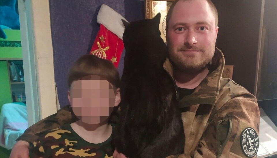 Vladislav Salyanov with his son during a home visit to Zapolyarny in May 2023. Photo: personal page on social media VK