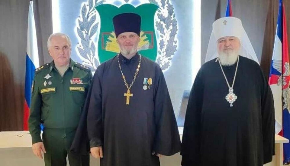 Oleg Denichenko gets medal for ‘faith and service to the motherland’ following his service on occupied land. Photo: Severomorsk Diocese on VK