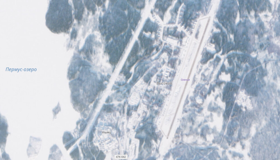 The satellite photo shows the Olenya airbase earlier this week. 17 larger aircraft can be seen on the apron, likely Tu-95MS, tankers and surveillance planes. On the parking spots in the northern end of the runway are the fleet of Tu-22M3 visible. Image via Sentinel-2