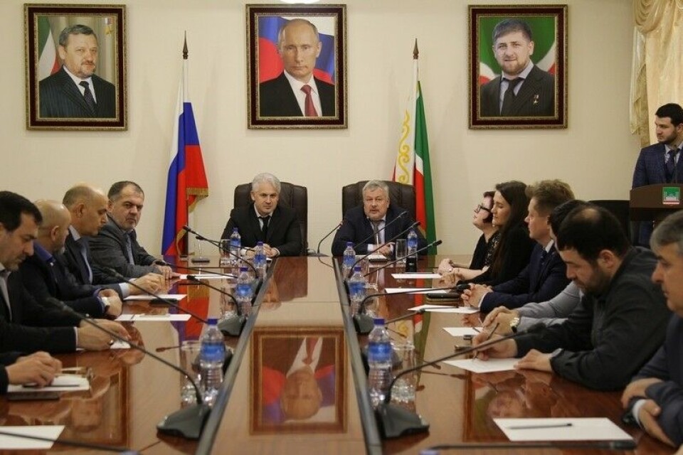 Mayor of Grozny Muslim Khuchiyev (left) and Mayor of Severomorsk Aleksander Abramov (right) met in the Chcechen capital. Photo: Grozmer.ru