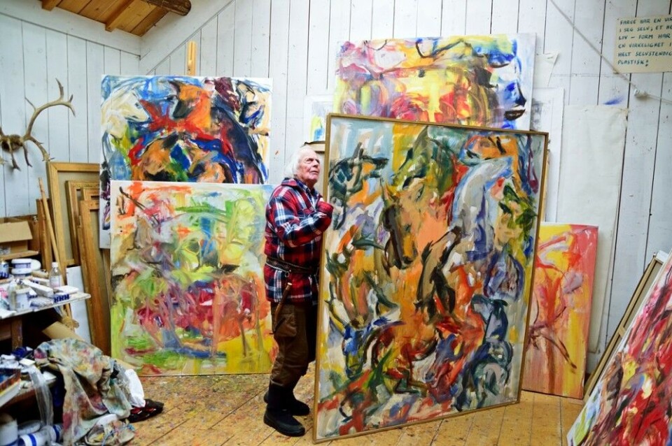Artist Per Adde is at an age of 90 just as colourful as his paintings. Photo: Peder Lundkvist