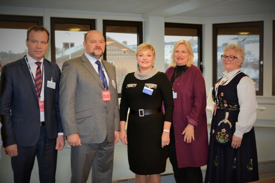Government might decide that Russian state representatives like Murmansk and Arkhangelsk Governors Marina Kovtun and Igor Orlov will no longer be allowed to go abroad. Here together with Norwegian Nordland, Troms and Finnmark County representatives Tomas Norvoll, Line Fusdahl and Bente Haug. Photo: Thomas Nilsen