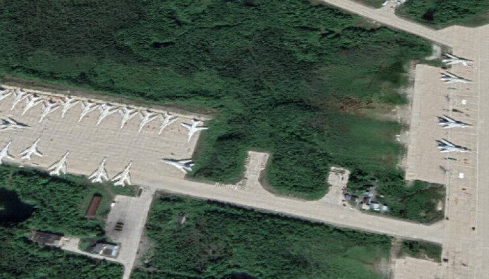 Only a few of the Tu-22 supersonic bombers parked at Olenya airfield are operational. The four aircraft to the right are likely operational as those have been at different positions in recent months seen via images provided by the European Union’s Sentinel satellite service. The planes parked closer together to the left have been like this for years. Google Earth image