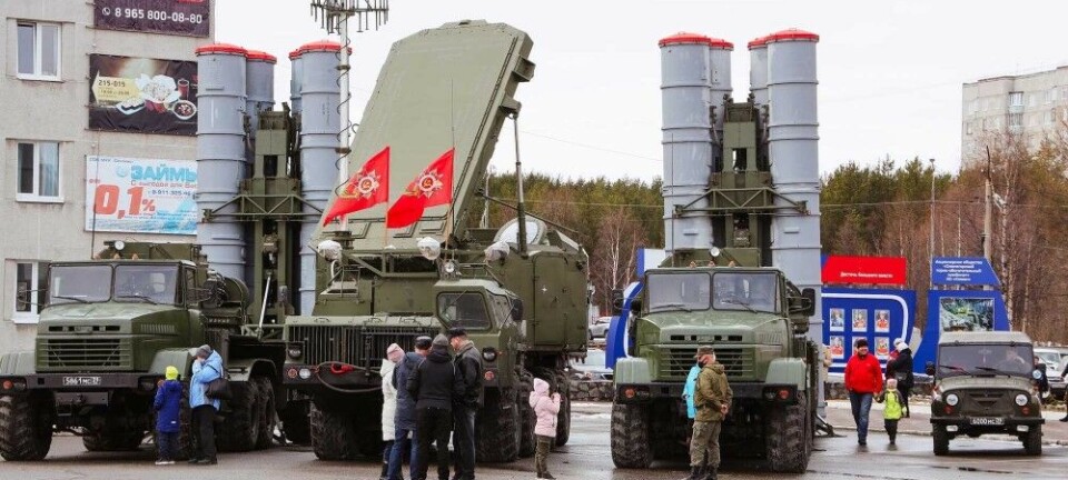 "Vi er alle redde," sier kvinne i Olenegorsk mens ukrainske droner angriper lokal flybase