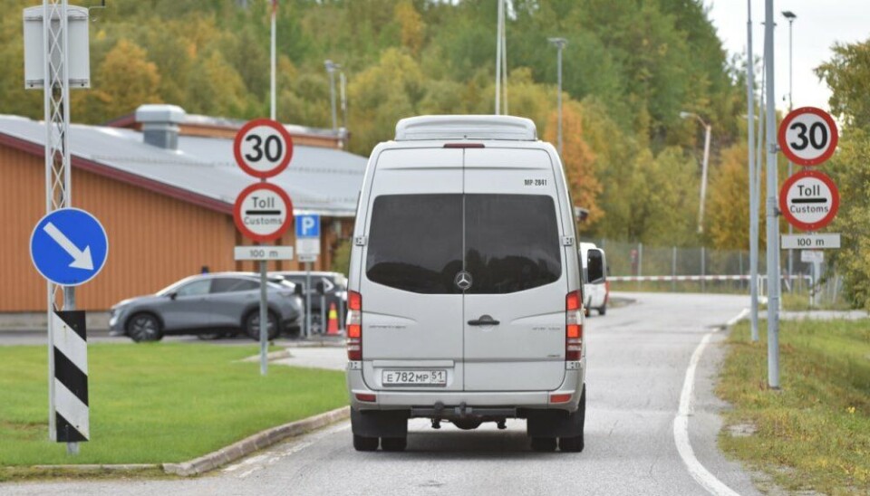 Russian minibusses frequently bring passengers from Kirkenes and its airport to Murmansk, a 3-4 hour drive. Photo: Thomas Nilsen