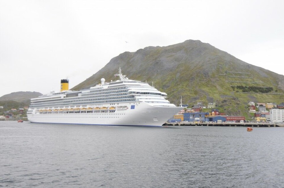 «Costa Pacifica» makes port call to Honningsvåg on Norway’s Barents Sea coast. The vessel takes up to 3,780 passengers and has a crew of 1,100. Photo: Thomas Nilsen