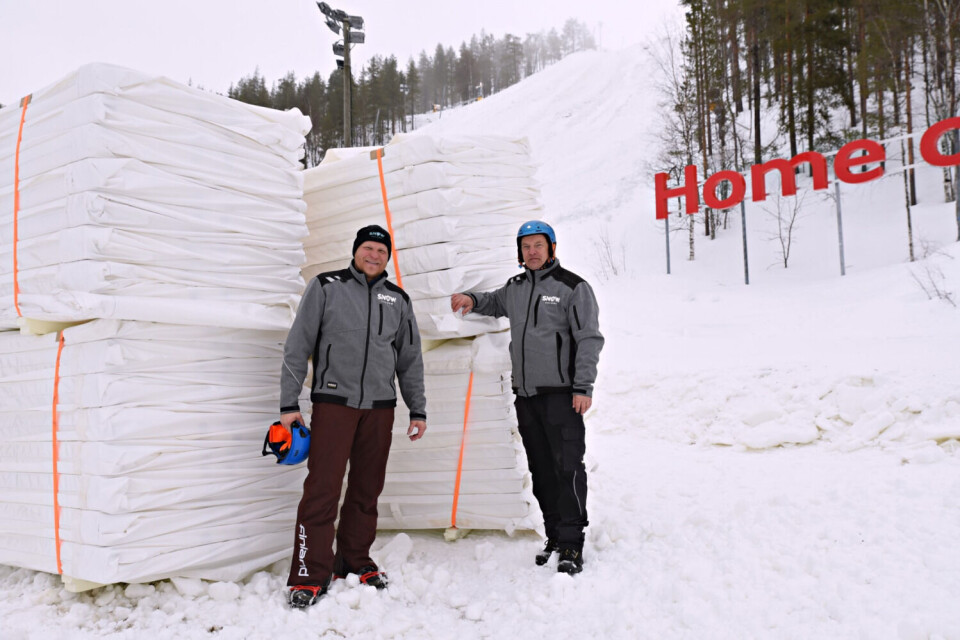 The snow-piles are to be covered with this new high vapor resistant material protecting them from sun and heat. Here at the World Cup black slope. Photo courtesy of Levi Ski Resort