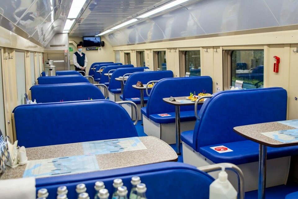 Upper-deck in the restaurant wagon. Photo: Ministry of Information Policy of the Murmansk Region