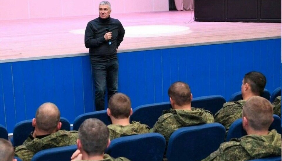 Артур Парфенчиков на встрече с военными. Фото: официальная страница главы Карелии.