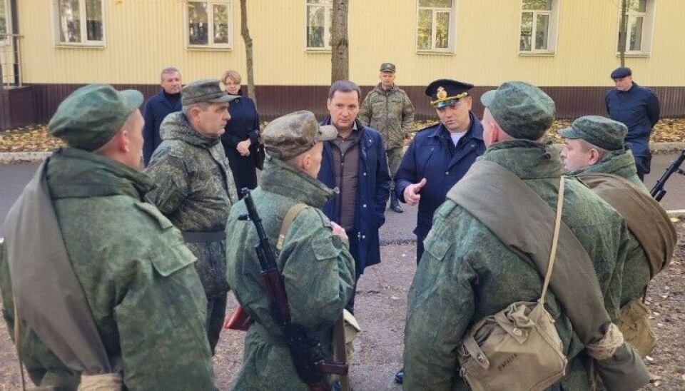 Губернатор Александр Цыбульский с военными, отправляющимися в Украину. Фото с официальной страницы главы Архангельской области