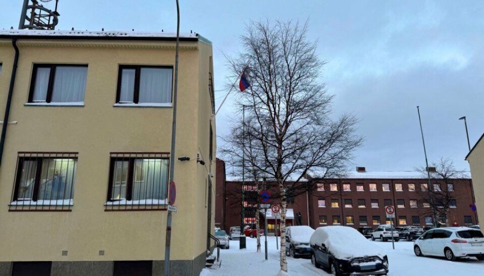 Российское генконсульство и ратуша Киркенеса. Фото: Георгий Чентемиров