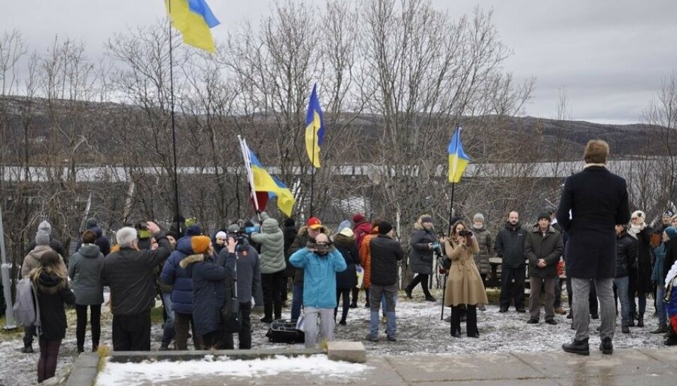 В Киркенесе российский консул почтил память советских воинов под украинские песни