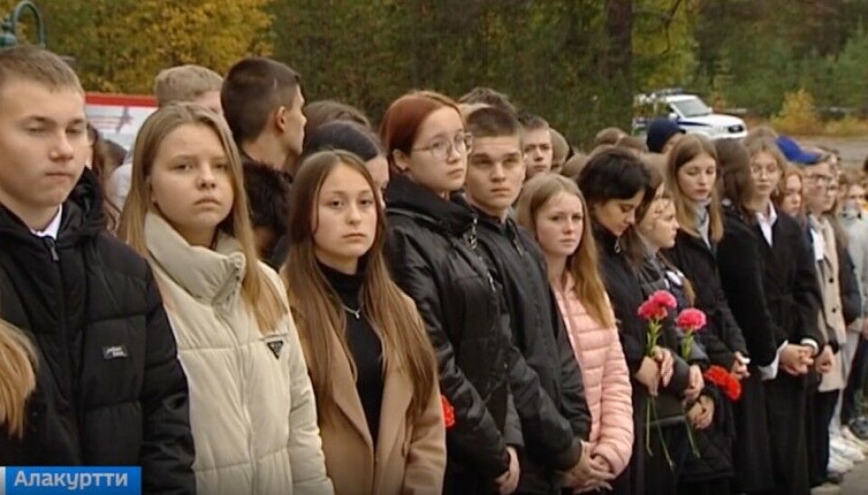 Most of the locals that attended the ceremony in Alakurtti looked like school kids. Screenshot from video