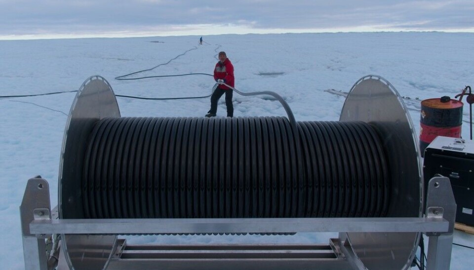 The 1600 m-long hose must be carefully wrapped on its spool before drilling begins. Photo: Henry Patton