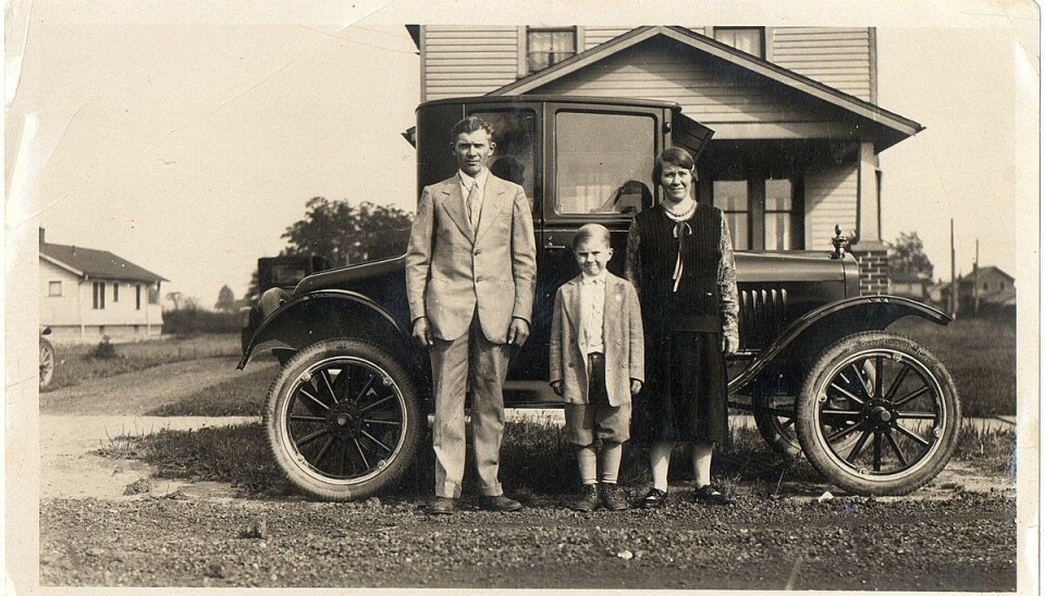 Paavo Alatalo with his parents Juho and Tekla Alatalo in the town of Warren, Ohio, in 1926. They sold everything to go to the Soviet Union. Photo: Mihkel Alatalo personal archive.