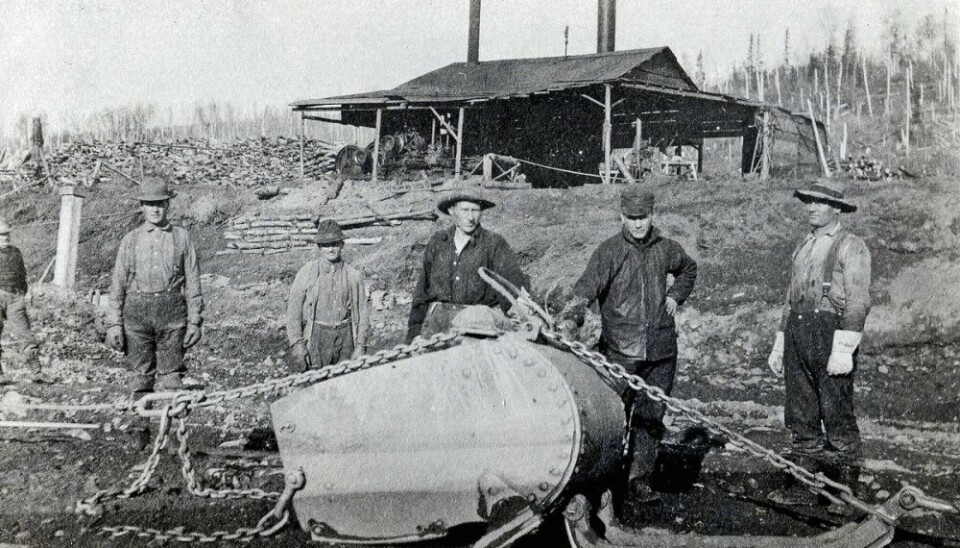 Alexander Koskelainen (second from the right) working in the gold mines in Alaska in 1913. Photo: Mihkel Alatalo personal archive