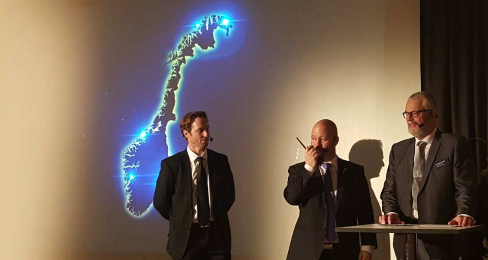 Norway’s (former) Minister of Justice and Public Safety, Anders Anundsen (with the radio) officially opens the emergency communication radio network in late 2015. Photo: Thomas Nilsen