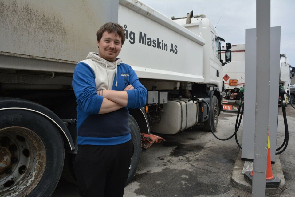 Marius is truck driver in Berlevåg. He says he would he happy to turn from diesel to hydrogen. Photo: Atle Staalesen