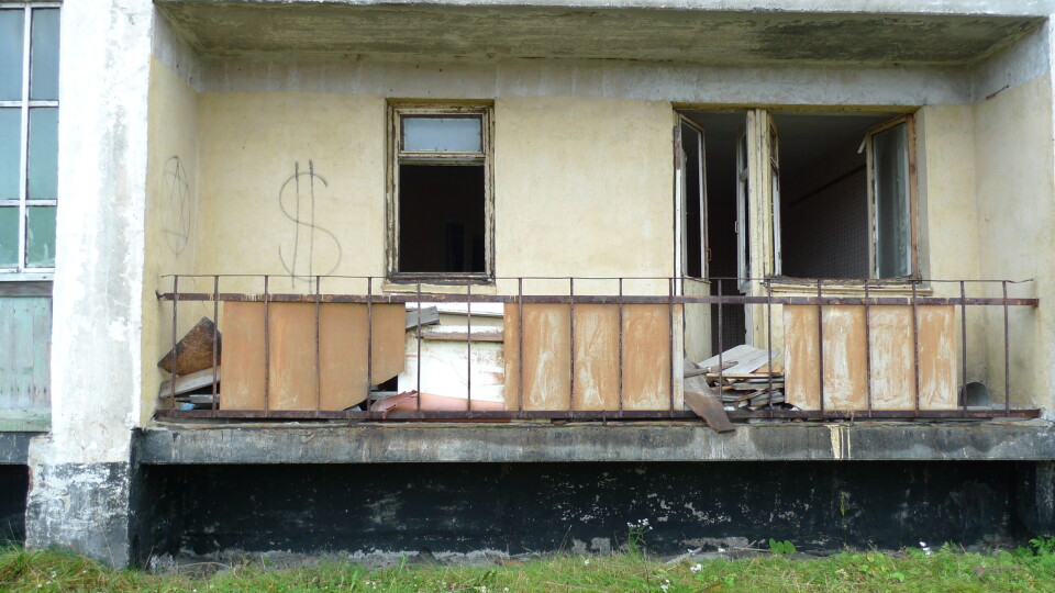 Ground floor with balcony. One of the abandoned apartments. Photo: Thomas Nilsen