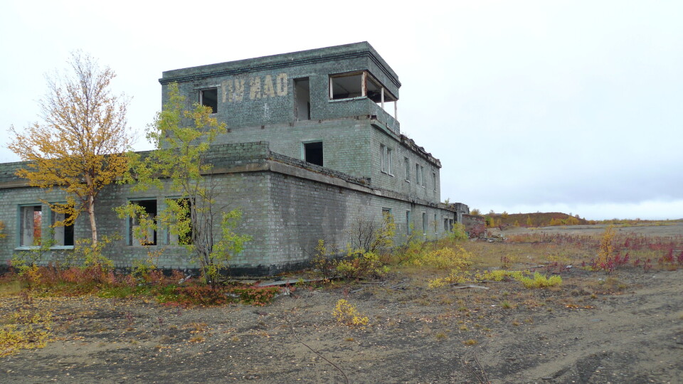 Abounded terminal building. Final boarding call was made nearly 20 years ago. Photo: Thomas Nilsen