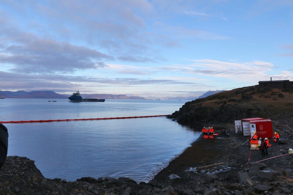 Preparedness requires constant practice, like this exercise conducted in Svalbard in 2016. Photo: Norwegian Coastal Authority