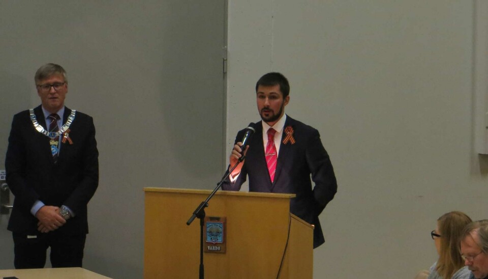 Sergei Goncharov in 2017 received a medal from Vardø town Mayor Robert Jensen. Photo: RGO