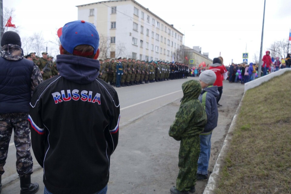 Parade in Russian border town of Nikel. Photo: Atle Staalesen