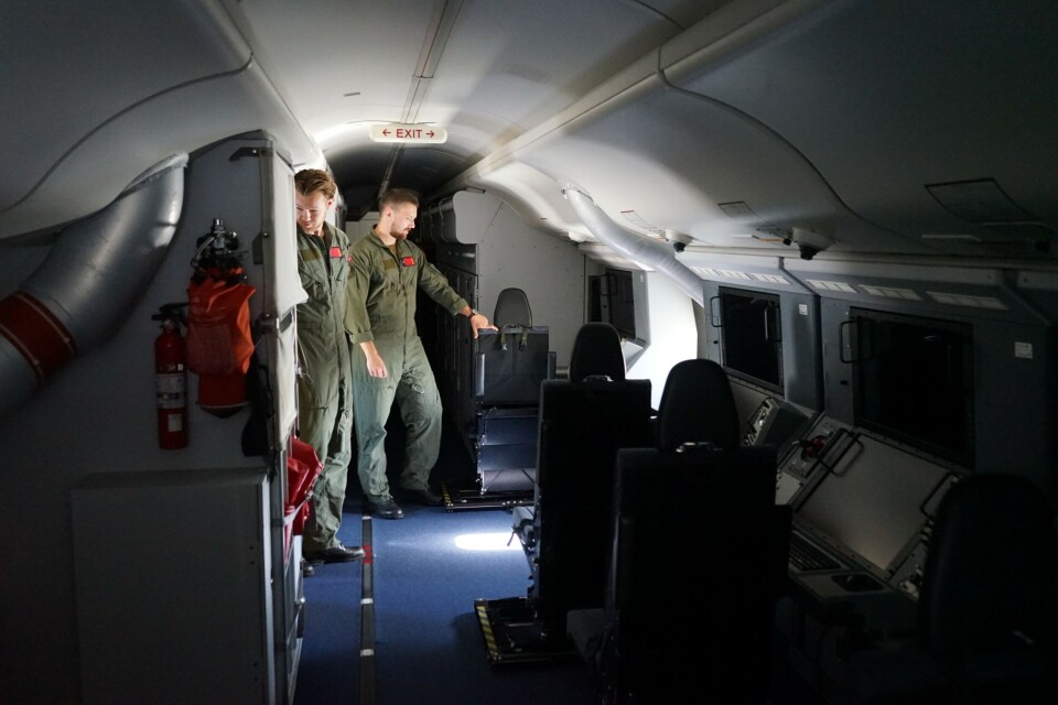 The tactical work stations on the P-8 Poseidon from where Espen Sollid and Lars Johansen will monitor naval activities outside the coast of Norway. Photo: Thomas Nilsen