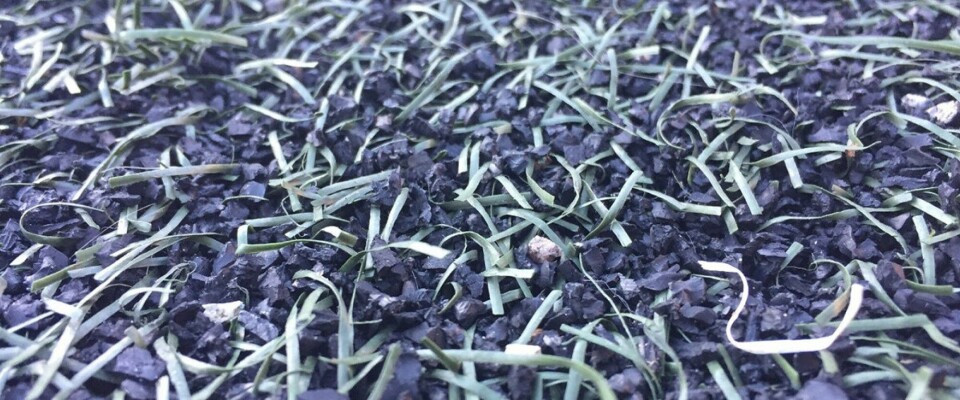In Norway, we often use rubber granules produced from discarded car tyres for artificial turf pitches and to cover playgrounds and walkways. It’s not good for the environment. Photo: Dorte Herzke/NILU