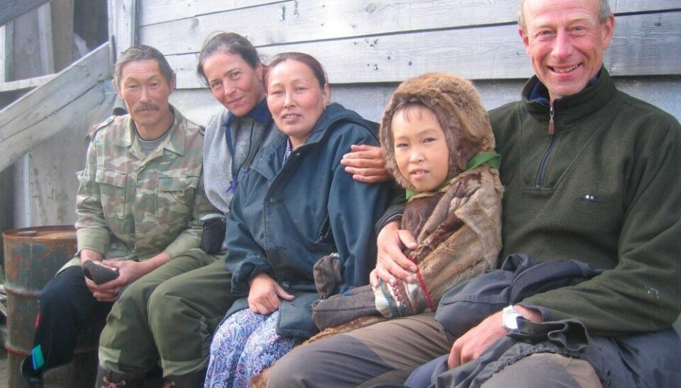 Eva Fuglei (second from left) and Rolf A Ims (far right) sitting with their friends the Laptander family during a project in the Russian Arctic. When a husband and wife are scientists in the same field – and are out for weeks at a time doing fieldwork – it’s good to have some joint projects. Photo: Alexander Sokolov / Arctic Lab Yamal.