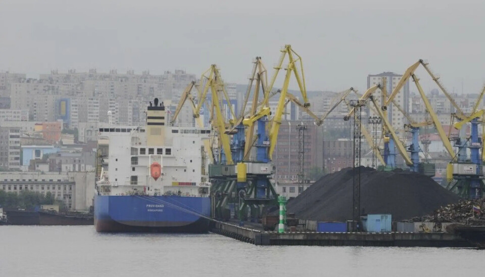 Перегрузка угля в Мурманском торговом порту. Перегрузка угля в Мурманском торговом порту. Фото: Томас Нильсен