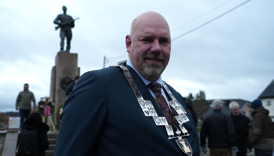 Finnmark County Governor Hans-Jacob Bønå by the war memorial in Kirkenes.